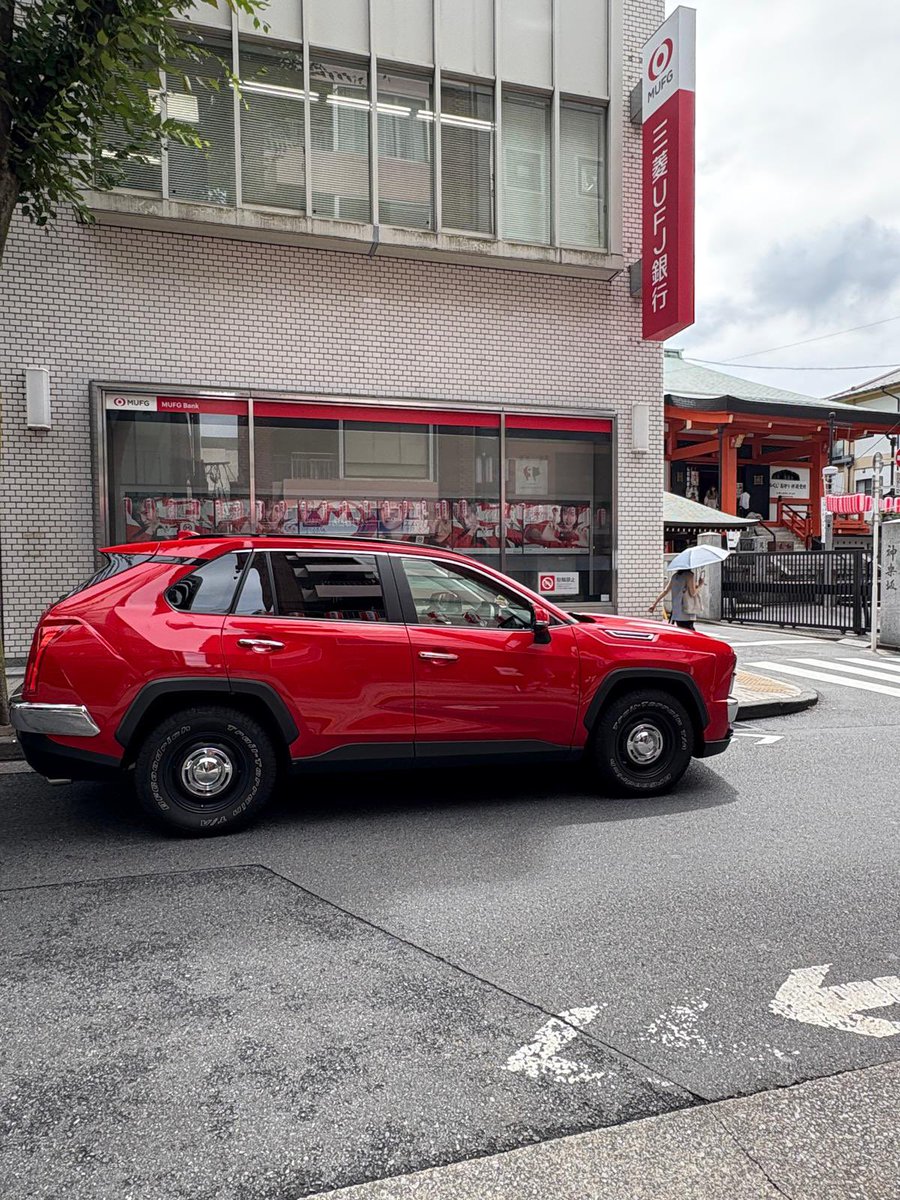 PeterNunn3's tweet image. It’s the Mitsuoka Buddy, a RAV 4 base Chevy knockoff. 

Literally, Big in Japan 🇯🇵