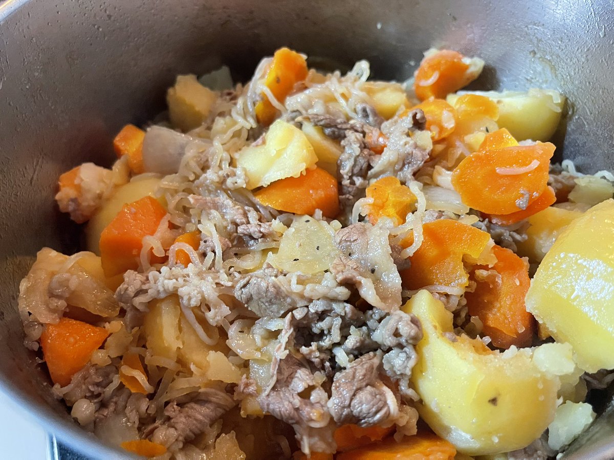 stonepineprime's tweet image. I know it’s hot here in 🇯🇵 at the moment, but a farmer friend gave us some potatoes and we had a random pack of shirataki in the fridge, so it’s niku-jaga (meat and potatoes) for tea tonight!!