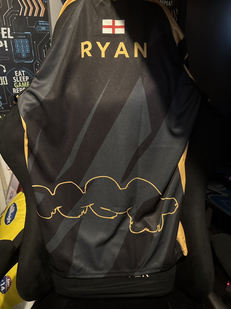 ryanmgmt1's tweet image. Flawless jersey just arrived it’s fire. I recommend buying if your interested in a fire jersey @FlawlessRegion