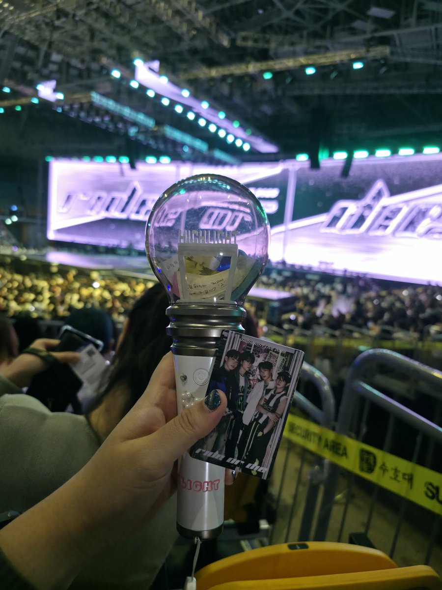 JIIIIIALIIIIIN's tweet photo. finally, attending a seoul con 😭❤️ https://t.co/Q7sLlci41f