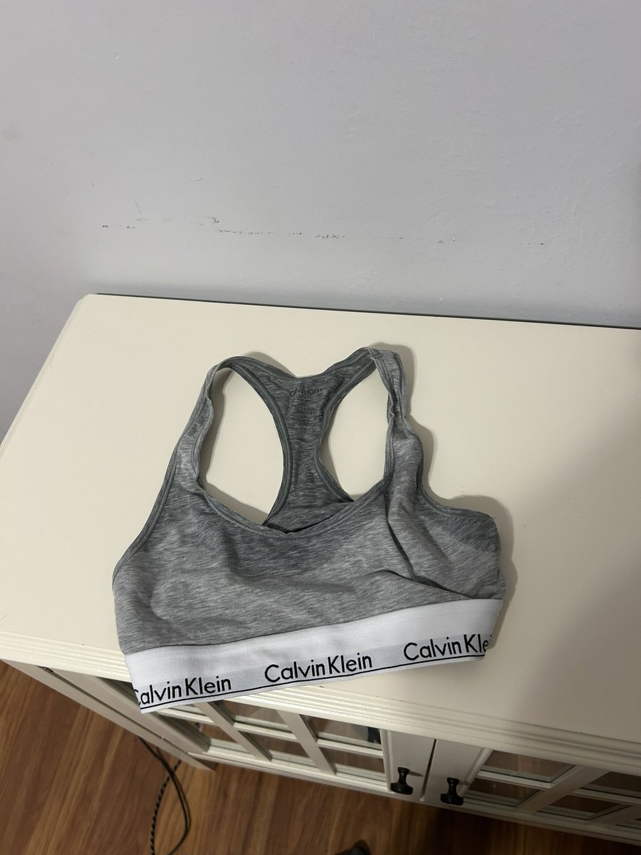 libbysalt's tweet image. Who wanna girl who sweats like this