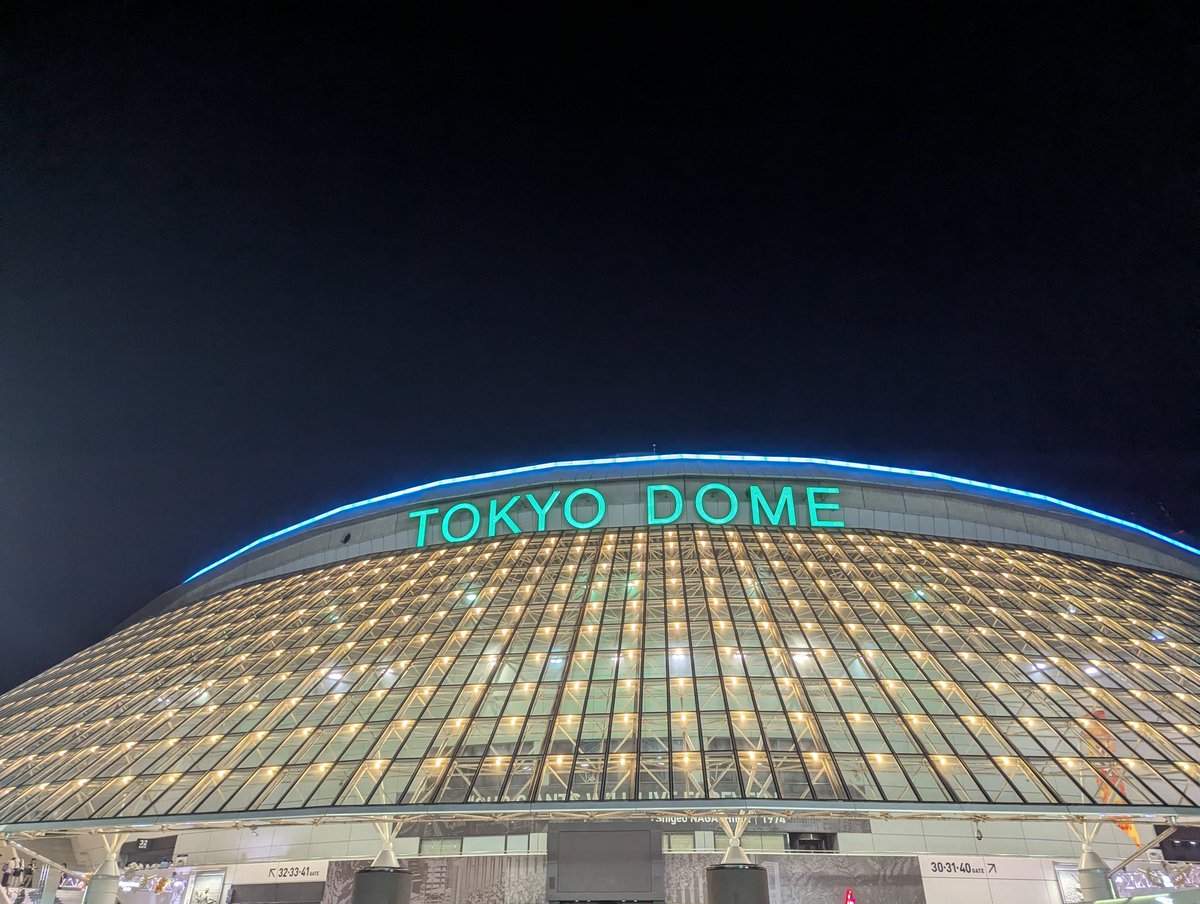 LiGtLy129's tweet photo. 土曜日は櫻坂、日曜日はハロスリというおそらく日本で唯一のムーブをしてきた
#櫻坂46
#櫻坂46_5thTOUR 
#HelloSleepwalkers https://t.co/wCl5diXwxx