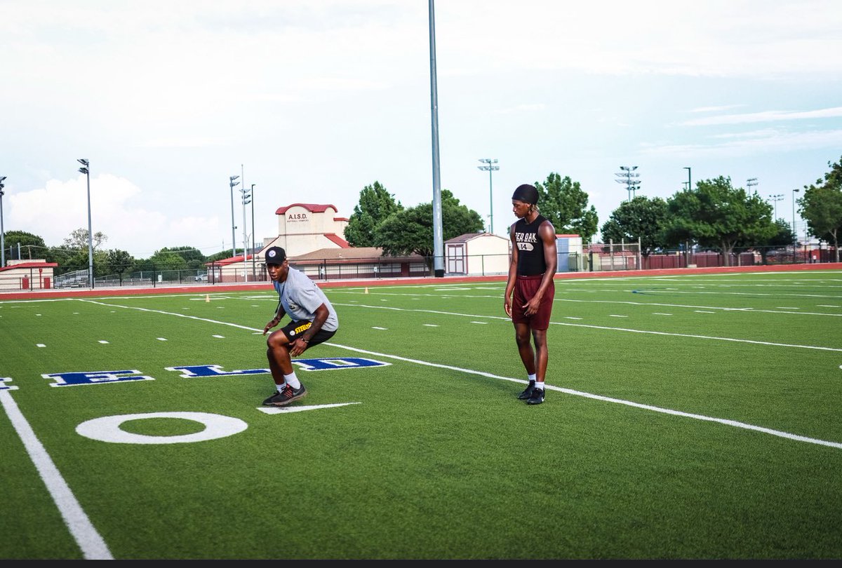 thestreetcoach_'s tweet image. Group Training

📅: 07/29-07/31
⏰: 12-1 DBs, 1-2 WRs
📍: 700 Mary St, Arlington, TX
🔗: draftprep.org/cart

#DraftPrep #WRdrills #DBdrills