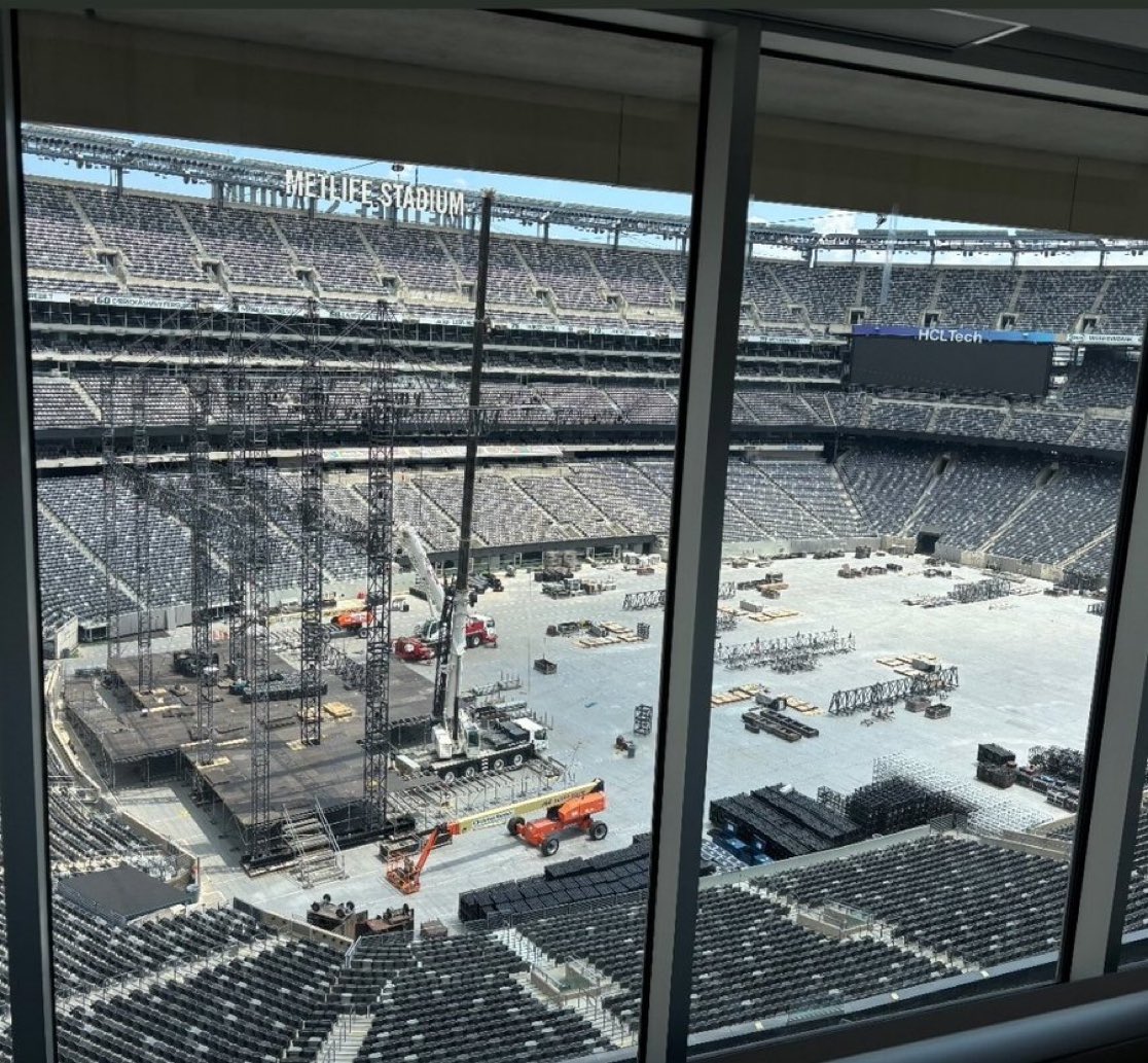 WWE SummerSlam 2025 Setup