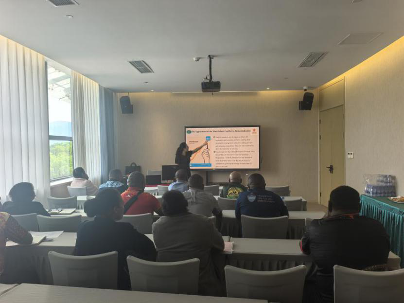 The Seminar on Renewable Energy Development and Utilization, organized by Suzhou University of Science and Technology, commenced in Suzhou，Jiangsu Province on July 18 and will last for 14 days. Twenty delegates from Papua New Guinea are participating.