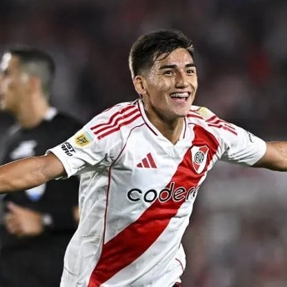 BandaRoja_'s tweet image. 🚨 No hay que descartar que llegue a #River 🐔 una oferta por Ian Subiabre dentro de poco.
ℹ @Sebasrur en @futbcontinental