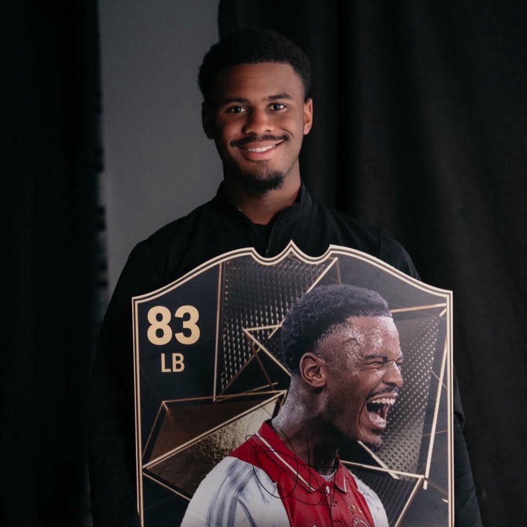 FabrizioRomano's tweet photo. 🚨🔵 Chelsea and Ajax have progressed in talks for Jorrel Hato on Monday, deal at the final stages.

Hato, ready to sign a long term deal at Chelsea with the two clubs close to full agreement. ⏳🔜 https://t.co/IbOp7bkIJa