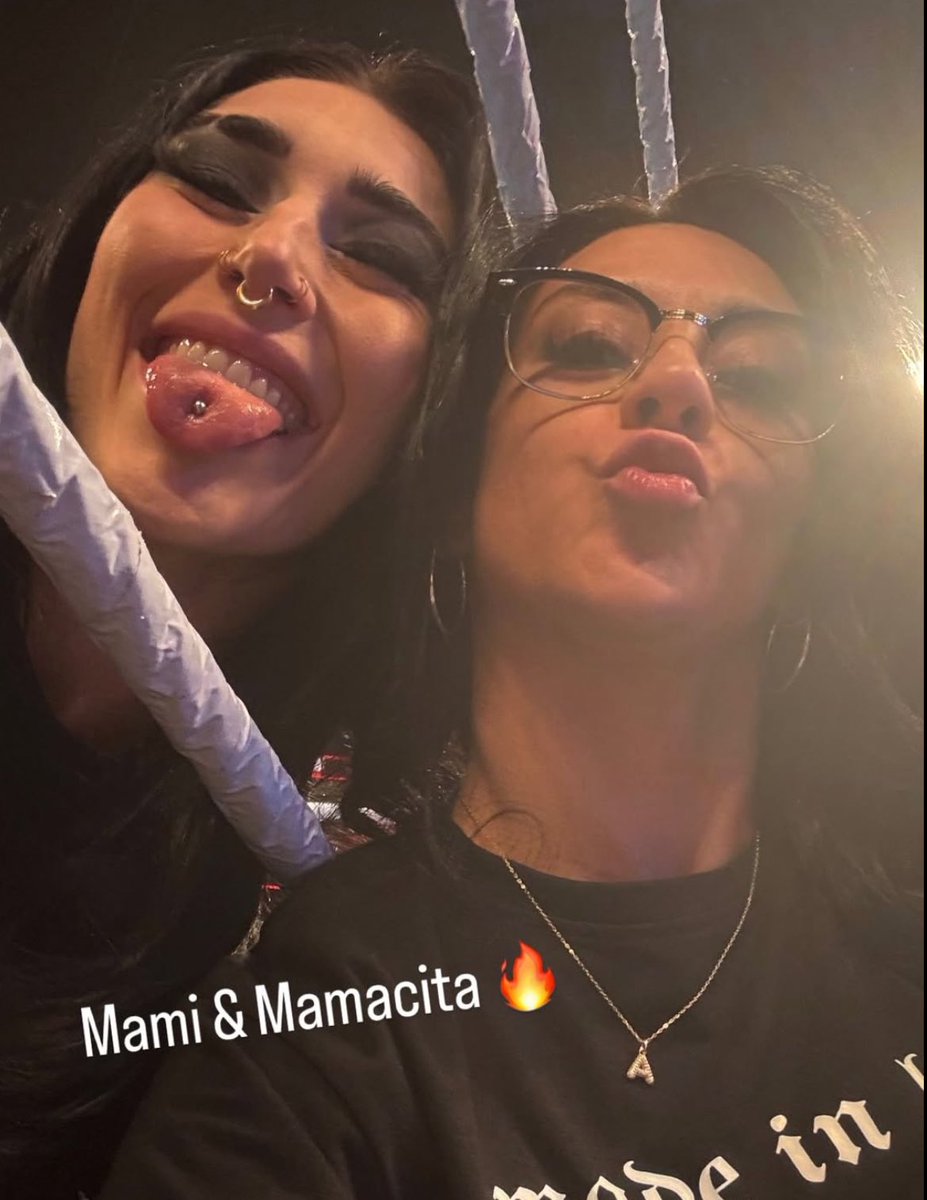 EmmyUrb's tweet image. guys.. they don’t know they’re my roman empire🤧 #braceletgate #stillnotoverit