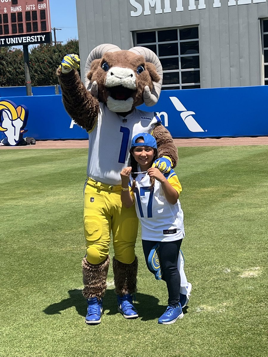 Dee (@simplydee_21) on Twitter photo Her favorite part of the day so far. She made them matching BFF bracelets💙 Thanks <a href="/RampageNFL/">Rampage</a> for always making her day! Top Tier! Her favorite part of the day so far. She made them matching BFF bracelets💙 Thanks <a href="/RampageNFL/">Rampage</a> for always making her day! Top Tier!