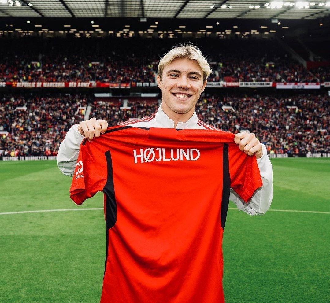 Just Bizarre Tactics tweet media