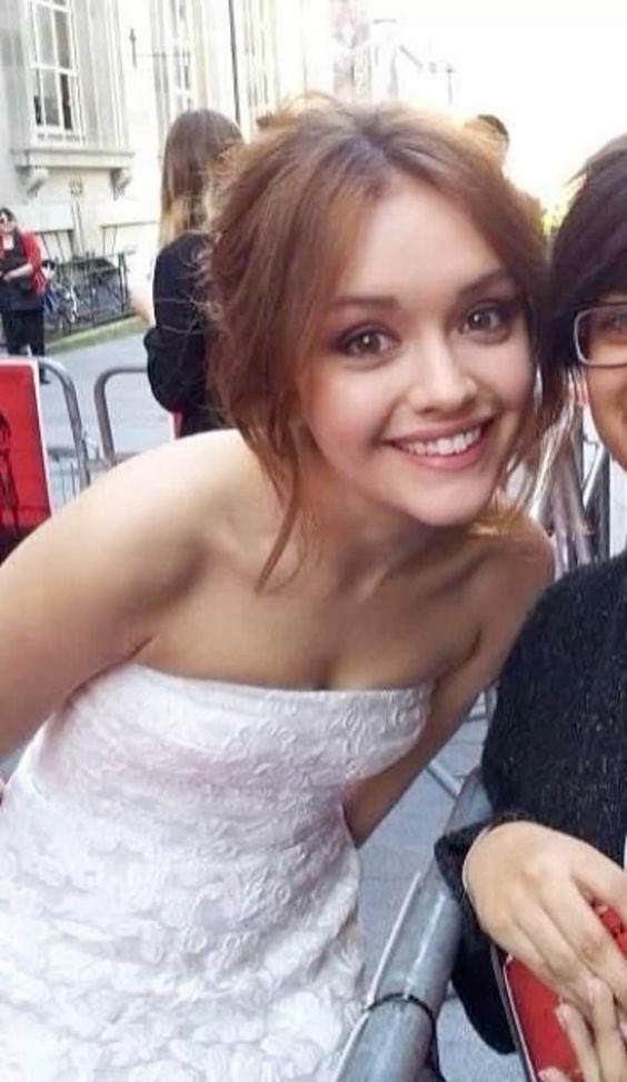 alicentdilauren's tweet image. four days for august and in august the girlfriend promo and press tour will start
