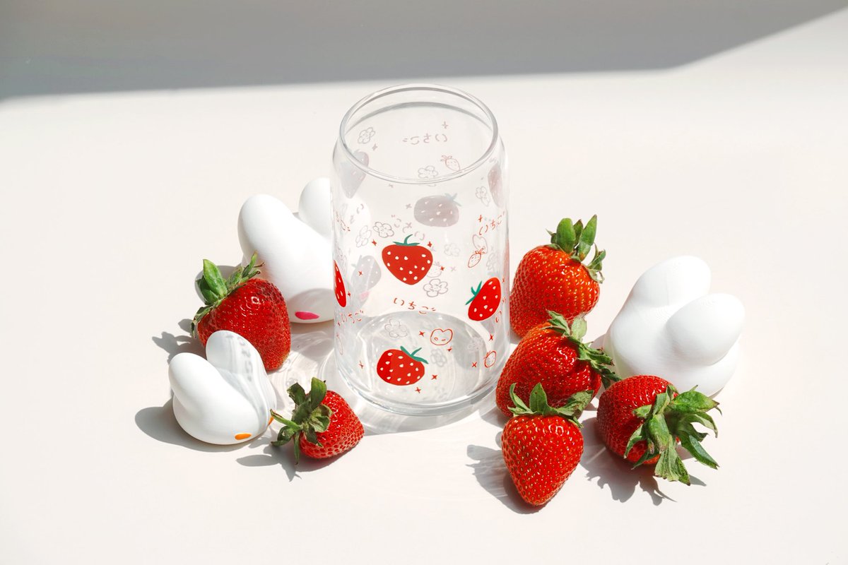 ICYMI 🍓✨

I MADE A CUTE THING THAT YOU CAN BUYY