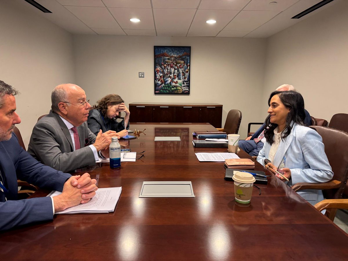 À margem da Conferência Internacional de Alto Nível para a Solução Pacífica da Questão da Palestina e a Implementação da Solução de Dois Estados, o Ministro Mauro Vieira reuniu-se hoje com a Ministra dos Negócios Estrangeiros do Canadá, Anita Anand.