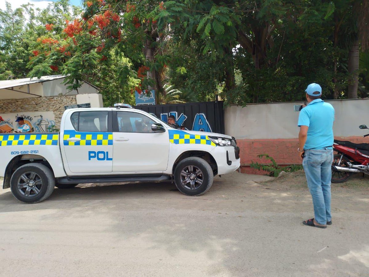 acentodiario's tweet image. Un niño de cinco años de edad murió ahogado en una piscina del parque acuático conocido como África Park, ubicado en el distrito municipal Santiago Oeste, confirmó la Defensa Civil.
Más detalles en acento.com.do/actualidad/se-… #Acento #AcentoDiario