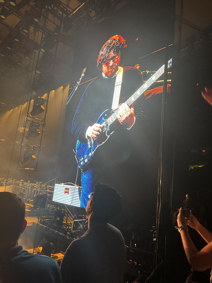 overdriverisk's tweet image. I’m such a whore for guitar