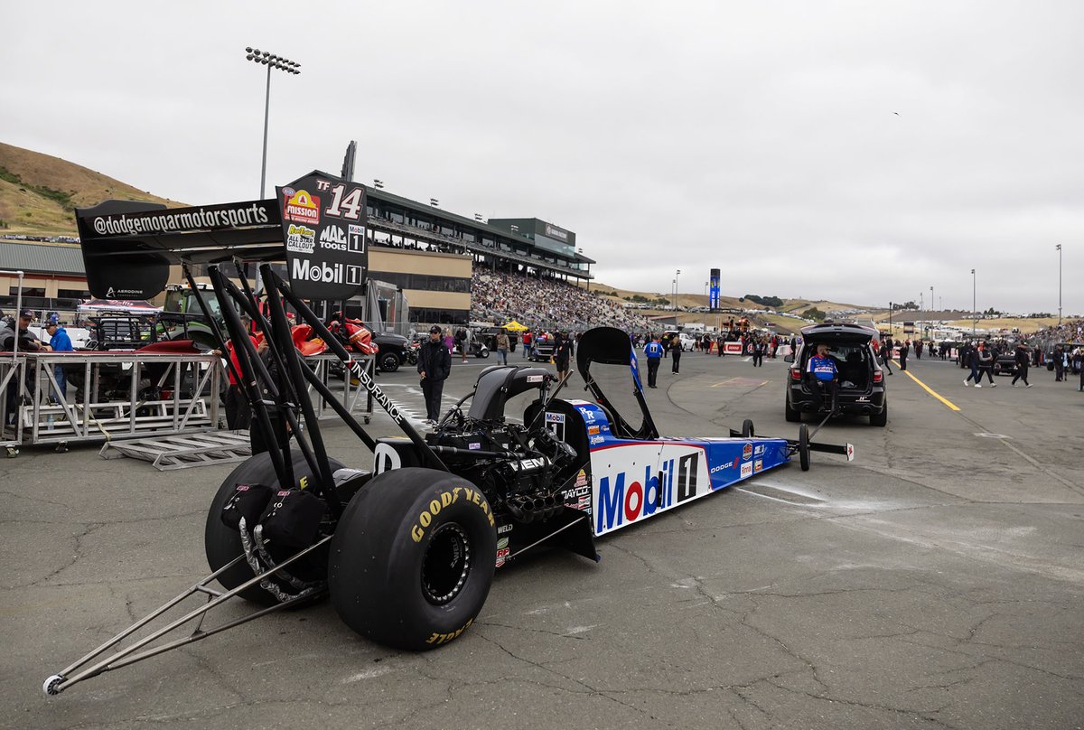 TonyStewart's tweet image. Our perfect start streak came to an end at Stop 12 on the @NHRA tour. We were the last remaining Top Fuel team to escape the first round at every event this season — until #Sonoma said “Not today.”
Still, I’m incredibly proud of this @Mobil1 team for that streak. Back at it in…