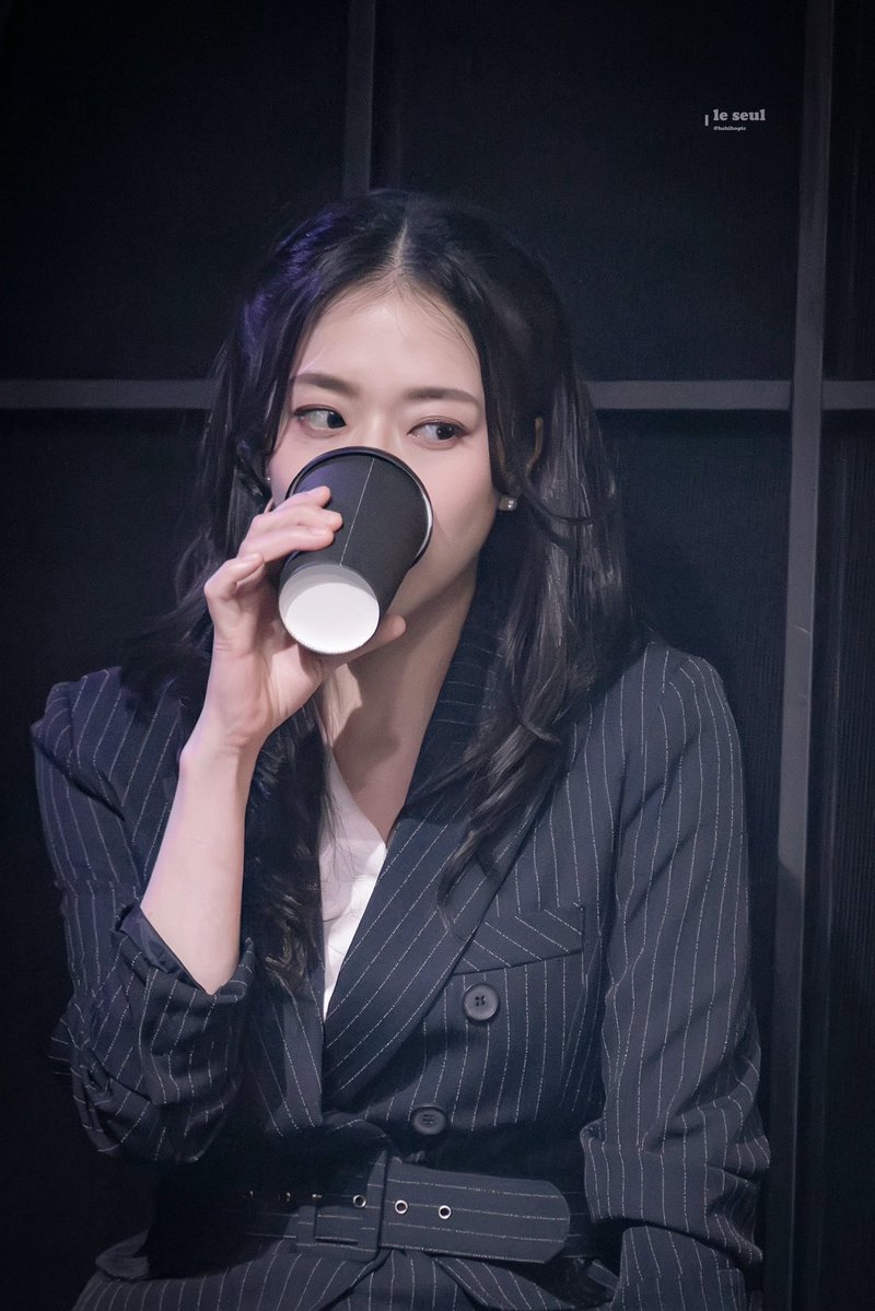 2hill_star's tweet image. 물 많이 마시고 오늘도 좋은 하루🥰