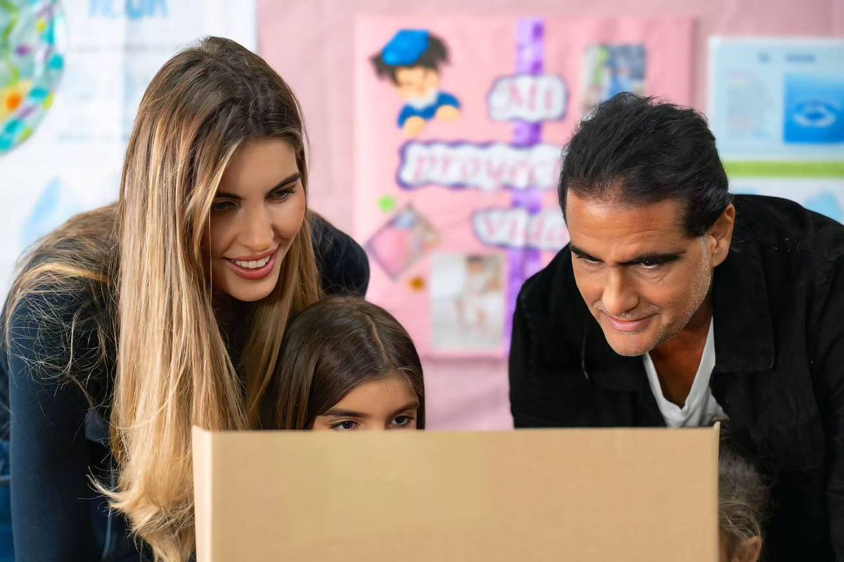 El ministro de Industrias y Producción Nacional, <a href="/AlexNSaab/">Alex Saab</a> ejerció su derecho al voto este domingo 27 de julio e instó a la ciudadanía venezolana hacer lo propio para garantizar la estabilidad y crecimiento de la nación.
venezuela-news.com/alex-saab-salg… vía <a href="/AgenciaVNews/">Agencia Venezuela News</a>