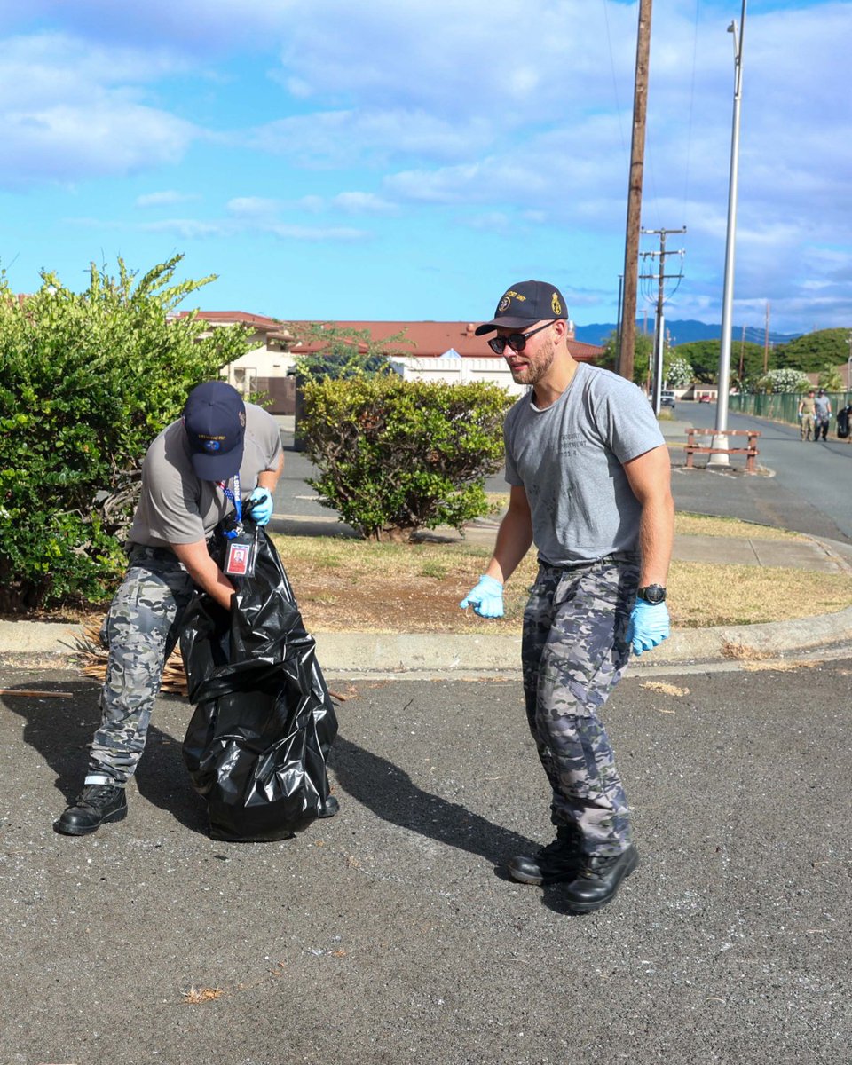 Joint Base Pearl Harbor-Hickam (@jointbasephh) on Twitter photo Mahalo to volunteers who gave their time and effort last Friday, 25 July, cleaning the area around the Hickam Memorial Theater on Hickam Field, JBPHH !! #volunteersmakeadifference!!
<a href="/usairforce/">U.S. Air Force</a> @usnavy @royalaustraliannavy Mahalo to volunteers who gave their time and effort last Friday, 25 July, cleaning the area around the Hickam Memorial Theater on Hickam Field, JBPHH !! #volunteersmakeadifference!!
<a href="/usairforce/">U.S. Air Force</a> @usnavy @royalaustraliannavy