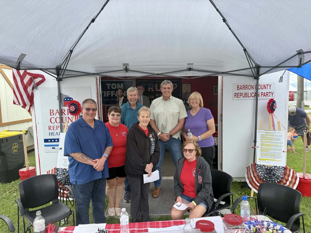 billberrienwi's tweet image. The best discussions about the future of Wisconsin happen over an order of cheese curds! 🧀 Enjoyed my time meeting with the great GOP leaders and voters at the Barron County Fair!