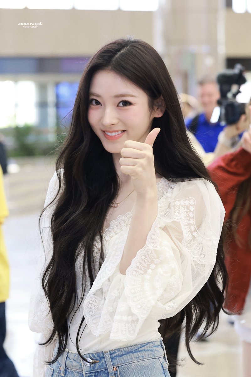 annarated's tweet image. 250728 GMP
#ANNA #μλ #MEOVV #λ―ΈμΌμ€