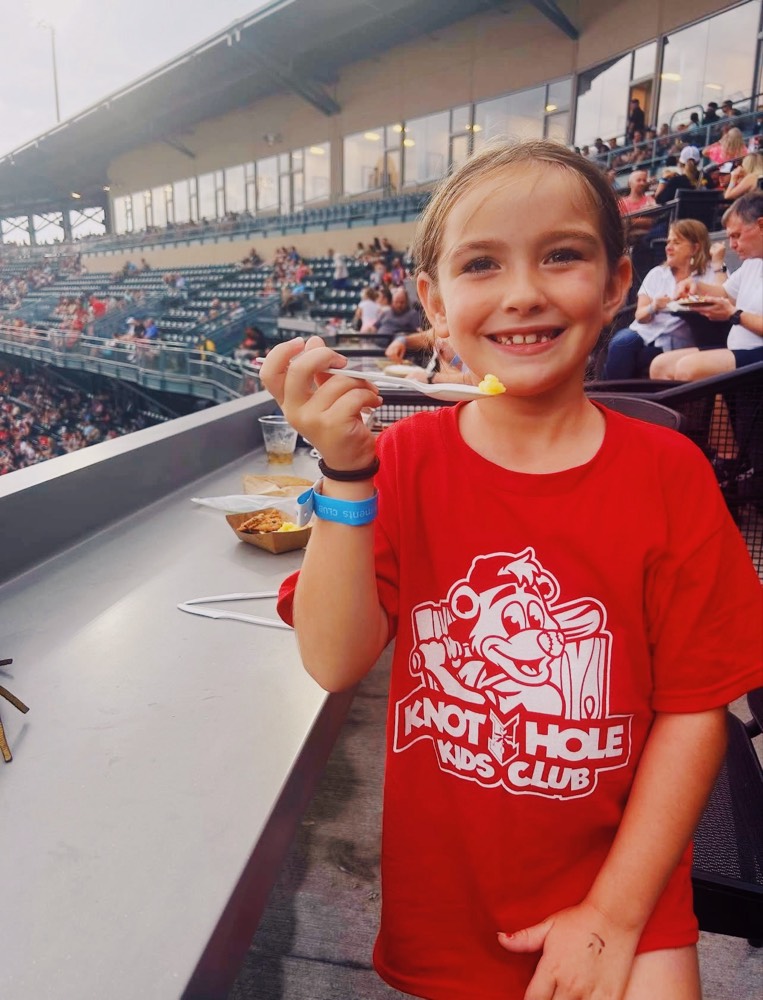 elementsCU's tweet image. Fan-tastic moments at the ballpark!

These are some of our lucky contest winners living their best lives at the Elements Financial Club at @thevicindy  this season.

Want to be next? Follow us on all our social channels for more chances to win exclusive experiences like this.