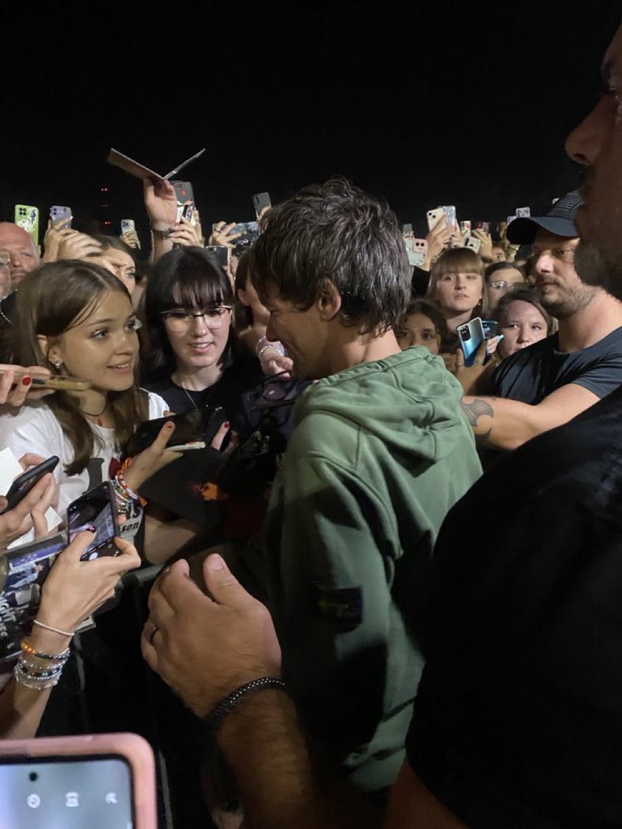 LouisWTNation's tweet image. “The eyes, Chico. They never lie.”