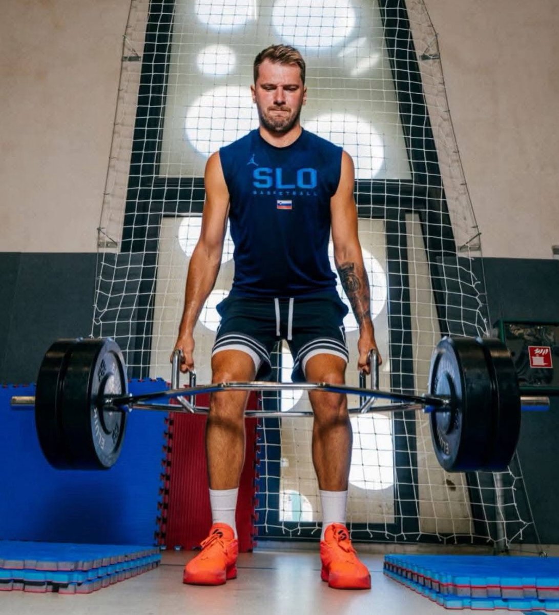 Luka Doncic is looking to train like Kobe Bryant and Michael Jordan:

“MJ and Kobe, you know, they really did a lot in their careers. They sacrificed a lot.” -Luka

When a player wants to become elite they think of Mike and Kobe, then they lock in 🔒

Greatness recognizes