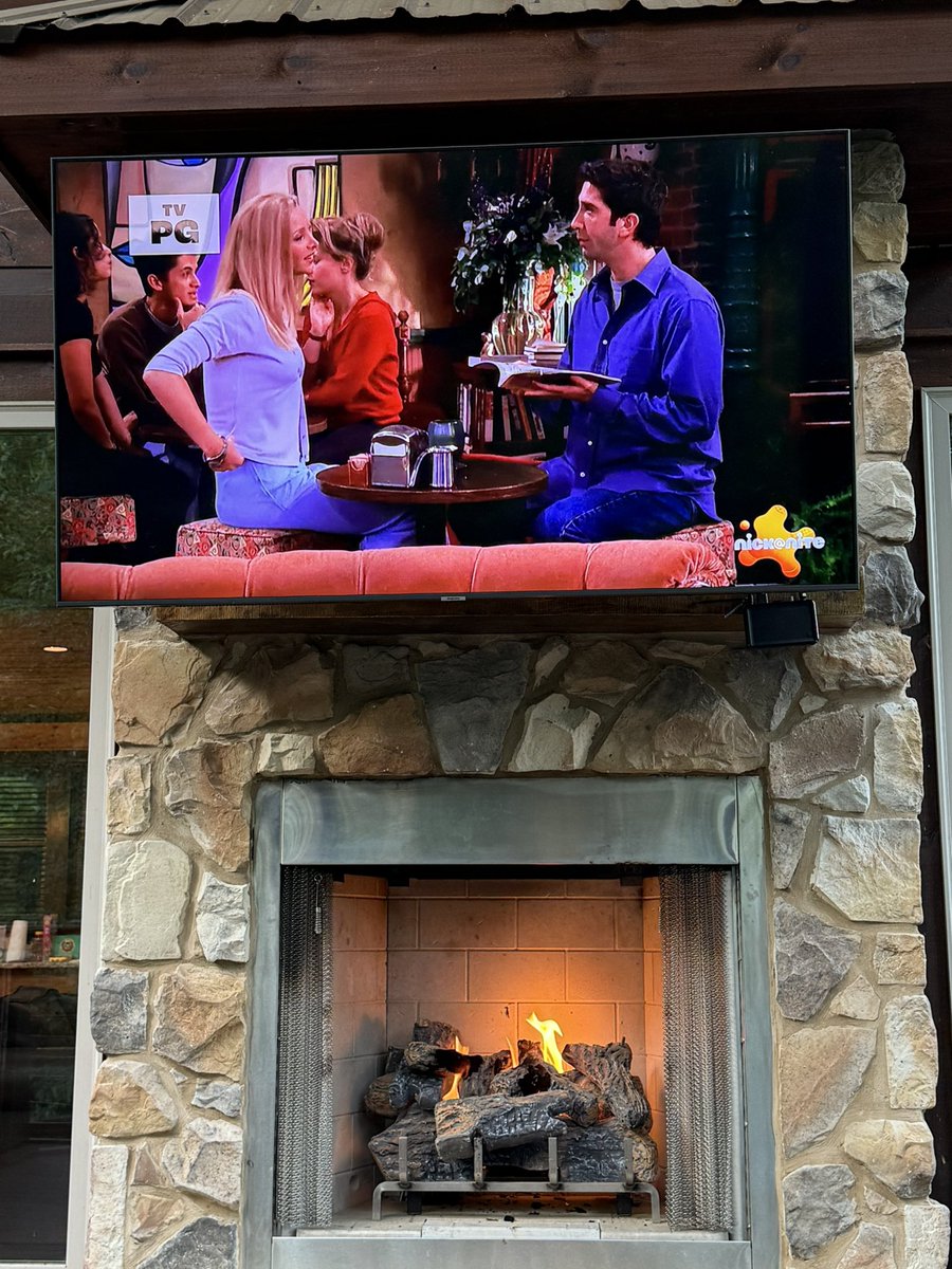 I’m gonna miss watching Friends on the deck at night with the fire😭