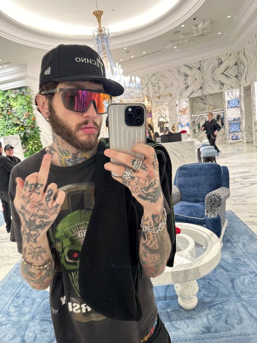 The sketchy history of Richard Bengstom AKA FaZe Banks.

A Thread 🧵👇