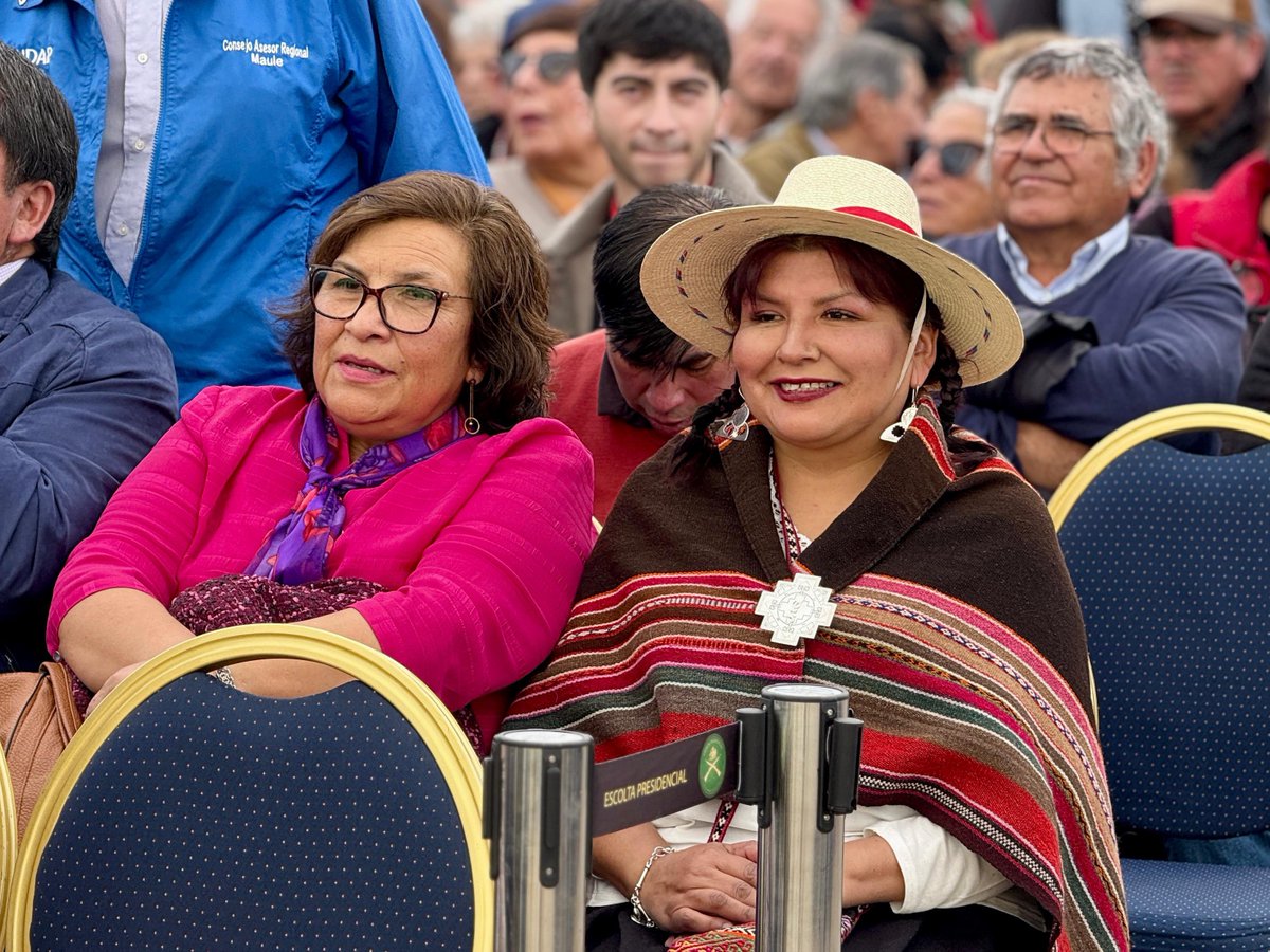 👩‍🌾👨‍🌾 Desde el frontis del Palacio de La Moneda, Ministro Esteban Valenzuela junto al Presidente Gabriel Boric y equipo de Gobierno participaron de la conmemoración del Día de las y los campesinos que recuerda la promulgación de las leyes de Reforma Agraria y del Sindicalización