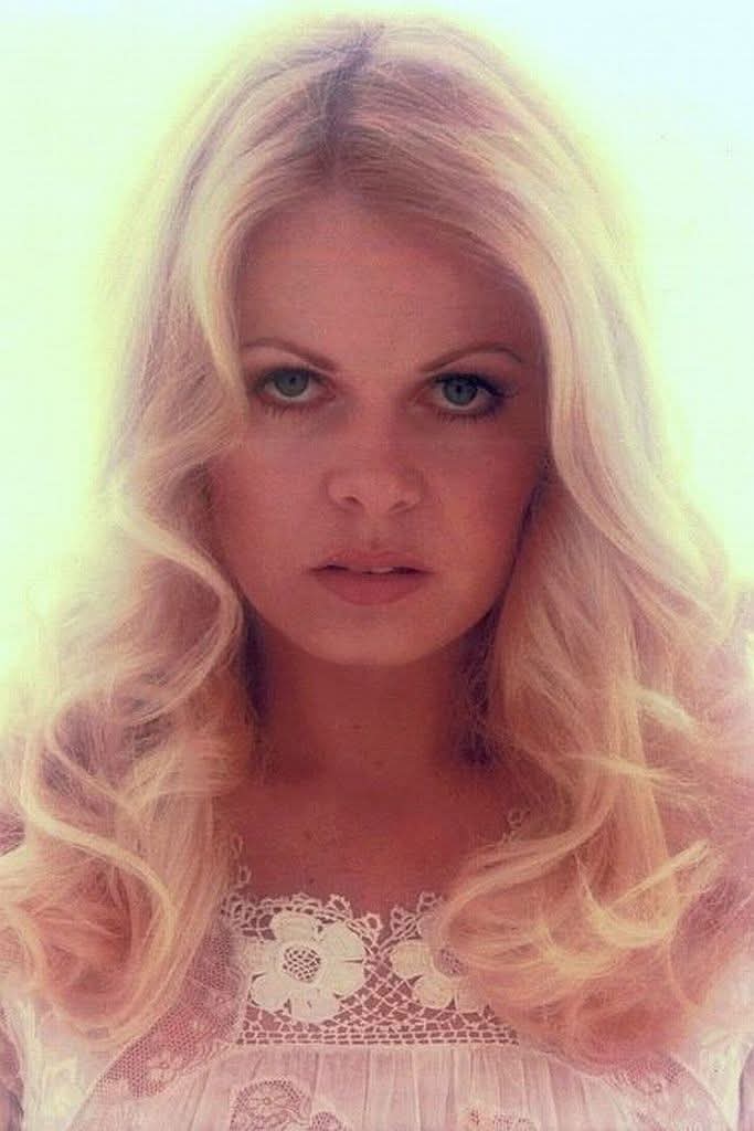 moneyfirstralph's tweet image. Happy Birthday to #HannahWaddingham 51 #ElizabethBerkley 53 #SallyStruthers who turns 78 today! Pictured here back in the 70s.