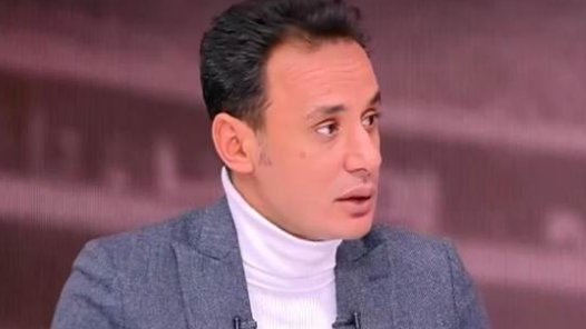 helal_saad56563's tweet image. أكد طارق السيد، نجم الزمالك السابق أن التواصل بينه وبين اللاعب أحمد سيد زيزو ووالده قد انقطع تماماً بعد انتقال زيزو إلى الأهلي وأضاف موجهًا رسالة عامة للاعبين حقك كلاعب كرة قدم أن تمضي لأي نادي لكن لابد ألا تلعب بمشاعر الجماهير
خاصة وأنه أكد لحازم إمام أنه لم يوقع لأي نادي