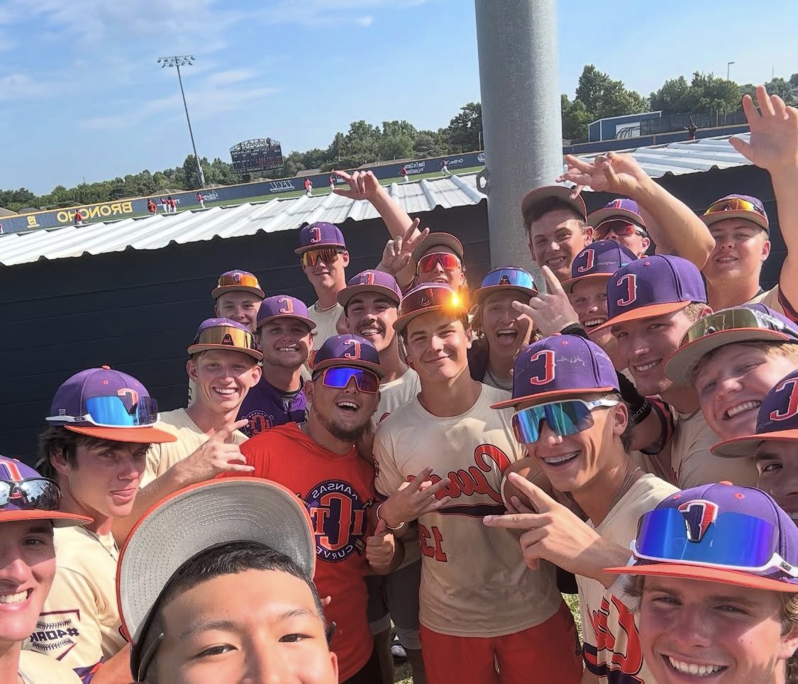 Cruz Gillespie (@cruzgillespie44) on Twitter photo Awesome Summer with these guys!
Absolute Dawgs on this team. Thank you <a href="/kansas_curve/">Kansas Curve</a> for another great season. Awesome Summer with these guys!
Absolute Dawgs on this team. Thank you <a href="/kansas_curve/">Kansas Curve</a> for another great season.