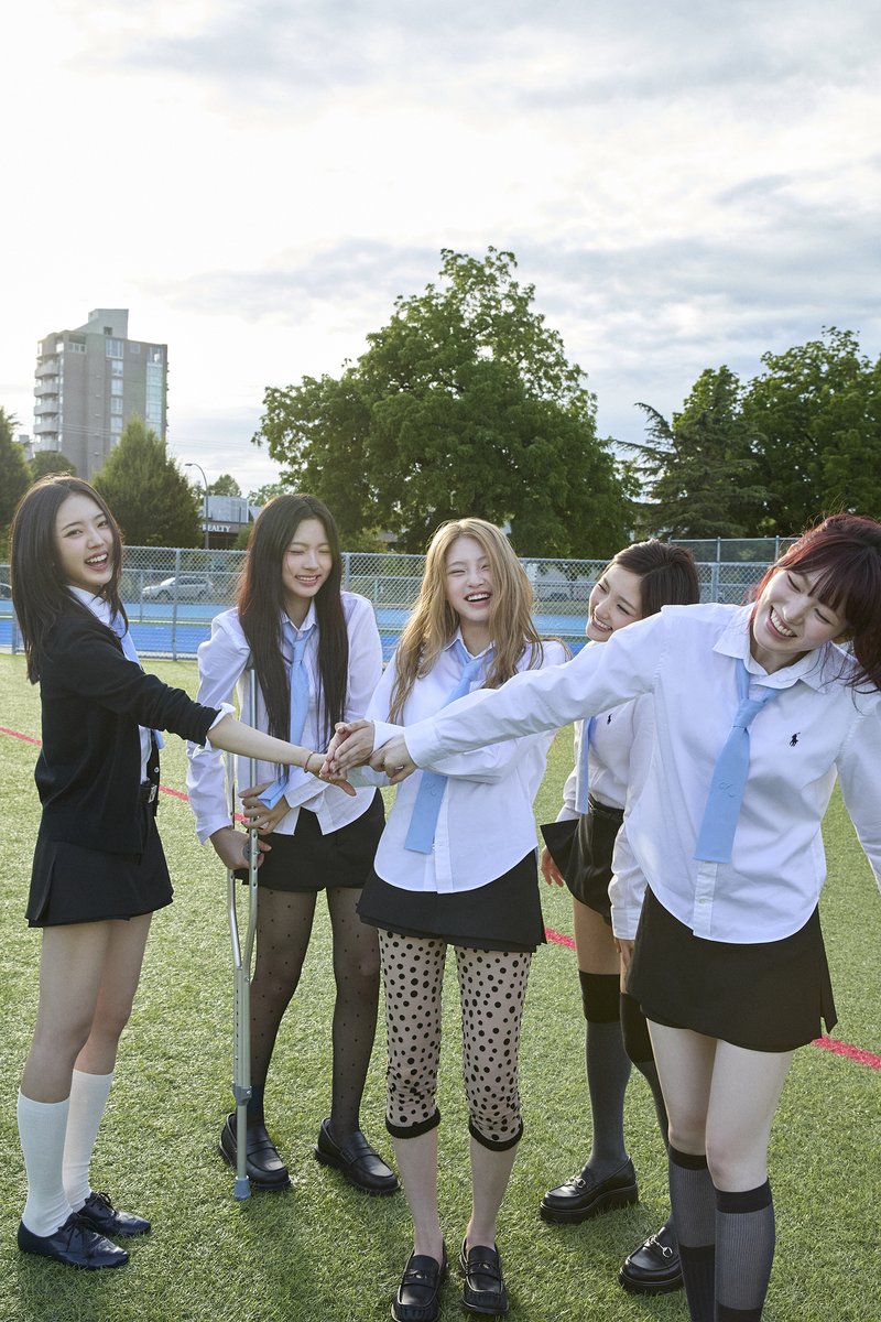 revistakoreain's tweet image. #KiiiKiii confirma retorno com o lançamento do single digital "DANCING ALONE" para o dia 06 de agosto. 🎵
cr: Soompi