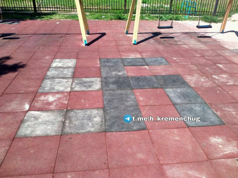 semper_idem____'s tweet image. Кременчуг.
Просто  детская площадка.