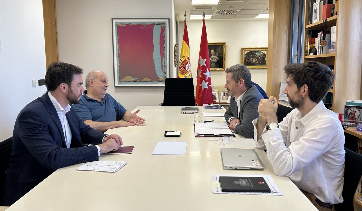 Mariano de Paco Serrano (@depacoserrano) on Twitter photo De Buenos Aires a la <a href="/ComunidadMadrid/">Comunidad de Madrid</a>. Un placer recibirte hoy en #Alcalá31, querido <a href="/herlombardi/">Hernán Lombardi</a> para colaborar juntos en la #Hispanidad2025 que celebraremos el próximo octubre con #Argentina como invitada de honor.
Todos los acentos caben en Madrid. De Buenos Aires a la <a href="/ComunidadMadrid/">Comunidad de Madrid</a>. Un placer recibirte hoy en #Alcalá31, querido <a href="/herlombardi/">Hernán Lombardi</a> para colaborar juntos en la #Hispanidad2025 que celebraremos el próximo octubre con #Argentina como invitada de honor.
Todos los acentos caben en Madrid.