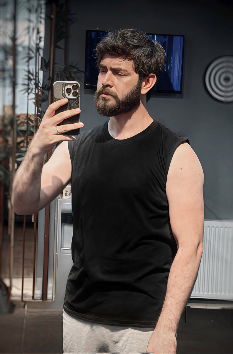 #BarışBaktaş he’s actually unreal.❤️‍🔥🤒