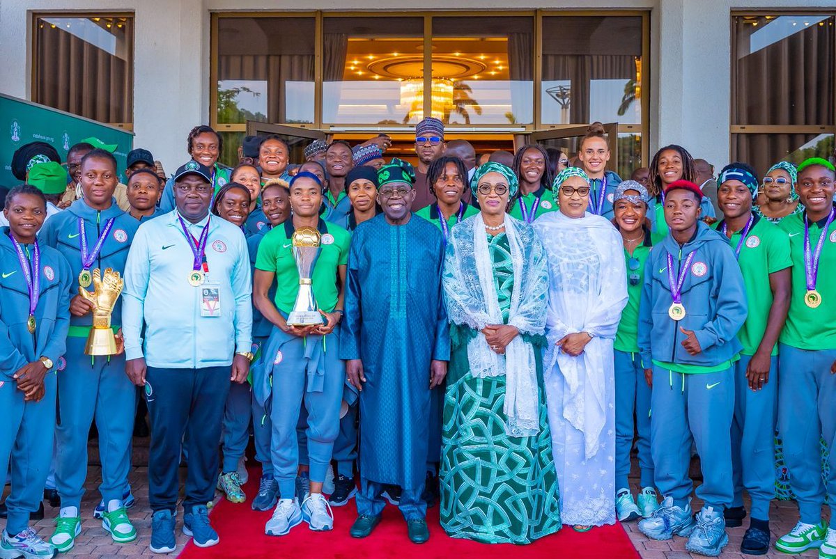 PRESIDENT TINUBU CONFERS NATIONAL HONOUR ON WAFCON-WINNING SUPER FALCONS, REWARDS THEM WITH CASH AND HOUSING GIFTS.
 
President Bola Tinubu has conferred national honours on all 24 players and the 11-member technical team of Nigeria's senior women's national football team, the