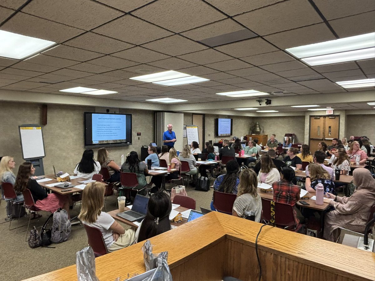 Superintendent Les Huddle welcomes new teachers to LSC. #BackToSchool2025