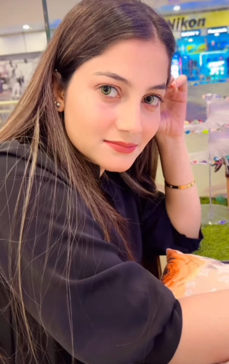 T_TabiAlpha's tweet image. .
کِس ادا پر جـَــــان دُوں تُو ہی بتا اے چشمِ یار
جِس ادا کو دیکھتا ہوں حُسن کی تصـــویر ھے
#Tabi 🎭
#اردو_زبان