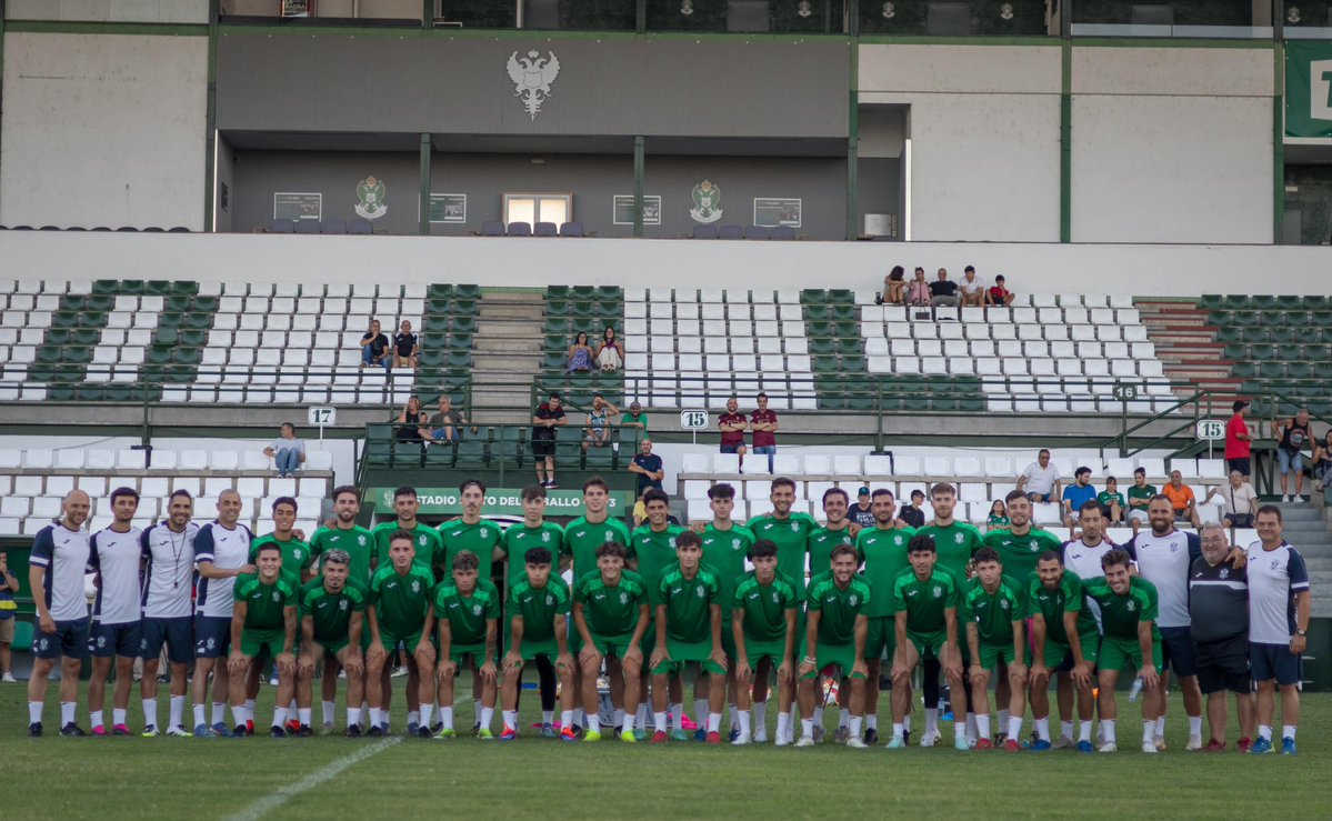 CD_Toledo's tweet image. 𝐈𝐥𝐮𝐬𝐢𝐨́𝐧.

#SiempreCDToledo 💚⚪️