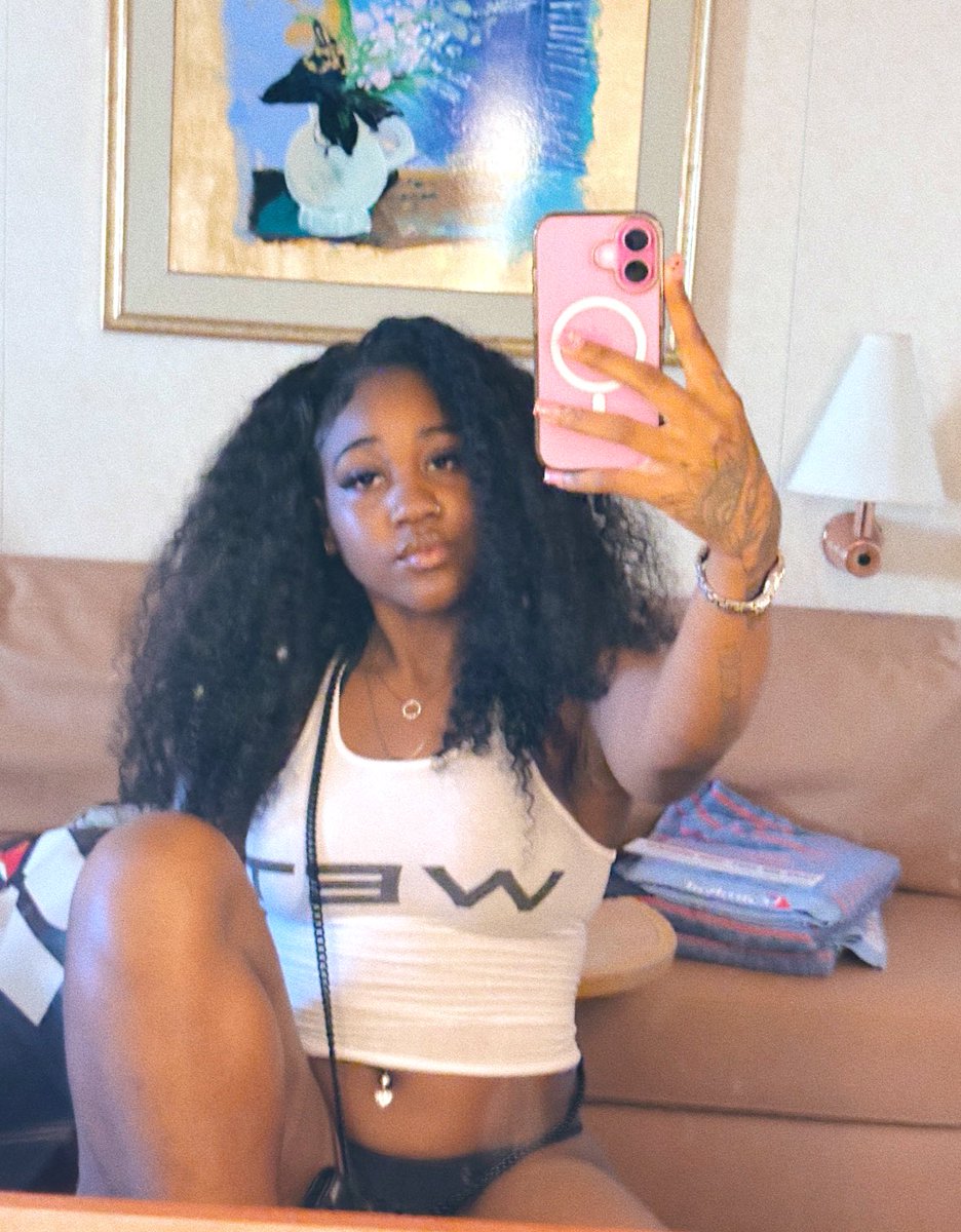 jaylanikoleee_'s tweet image. 💕