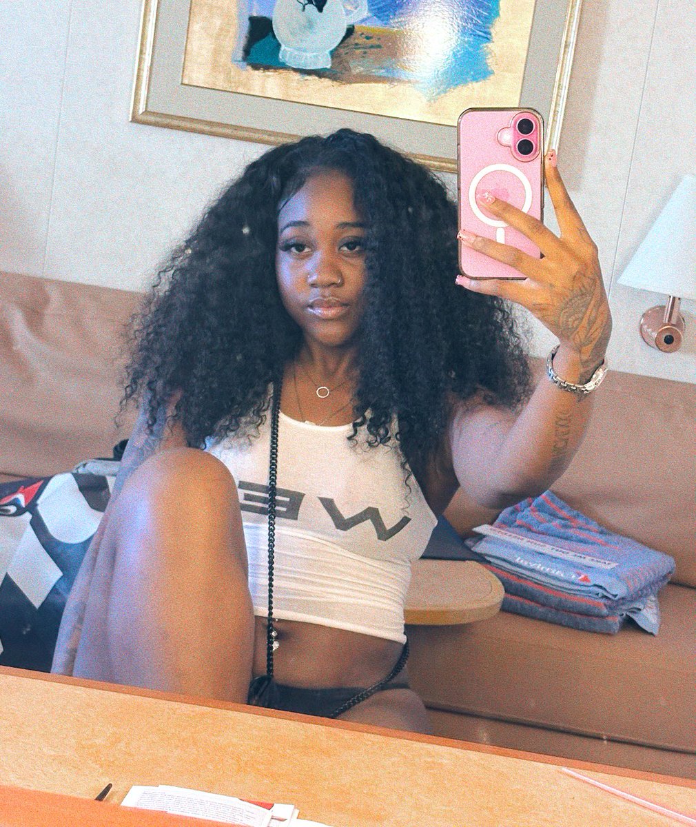 jaylanikoleee_'s tweet image. 💕