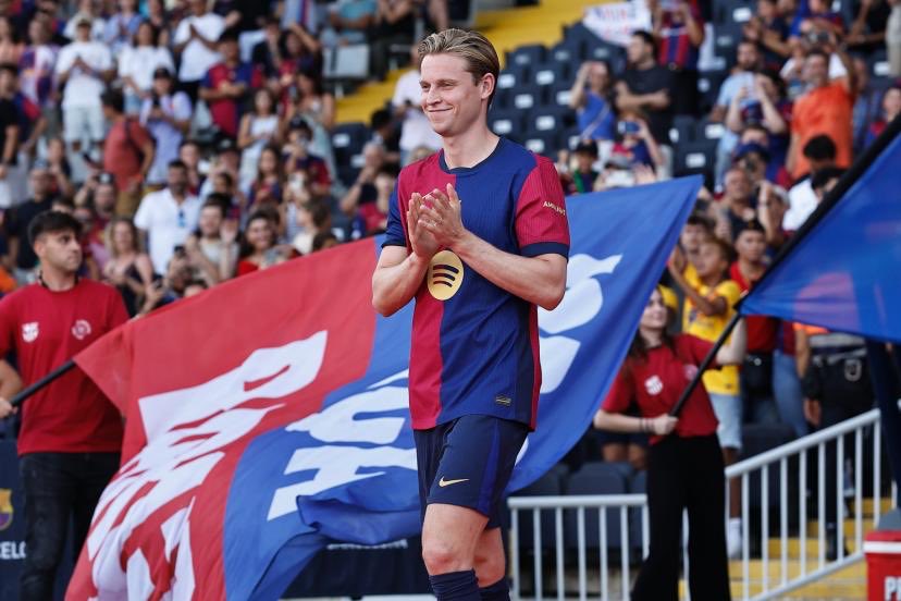fcbisprime's tweet image. El Barça le ha ofrecido a Frenkie una renovación de contrato hasta 2028 con opción a un año más. Frenkie quiere quedarse y está a la espera de resolver los asuntos con su agente actual antes de iniciar las conversaciones oficiales.
ℹ️@ffpolo