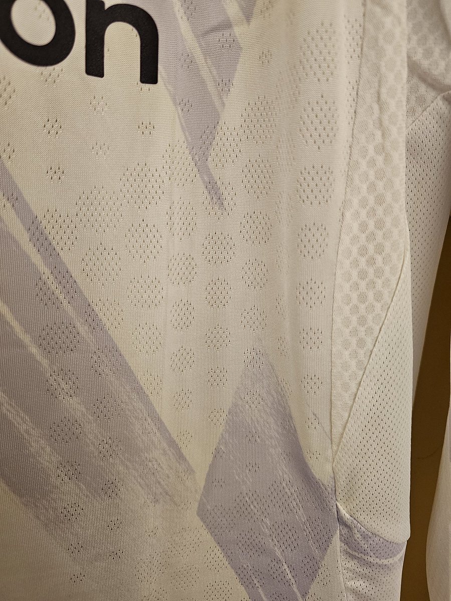 Man Utd 25/26 away long sleeve authentic 

#manutd #ManchesterUnited #RedDevils #longsleeve #adidas