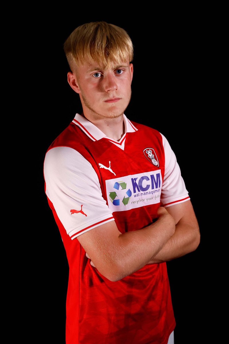 Name: Harry Roddis 
Age: 19 
Location: Sheffield (will travel)
Position: CB | CDM | CM
Previous Clubs: Rotherham United u7-u16, Rotherham United 2 Year Scholarship, Worksop Town Reserves 

Looking for Step 5 or above