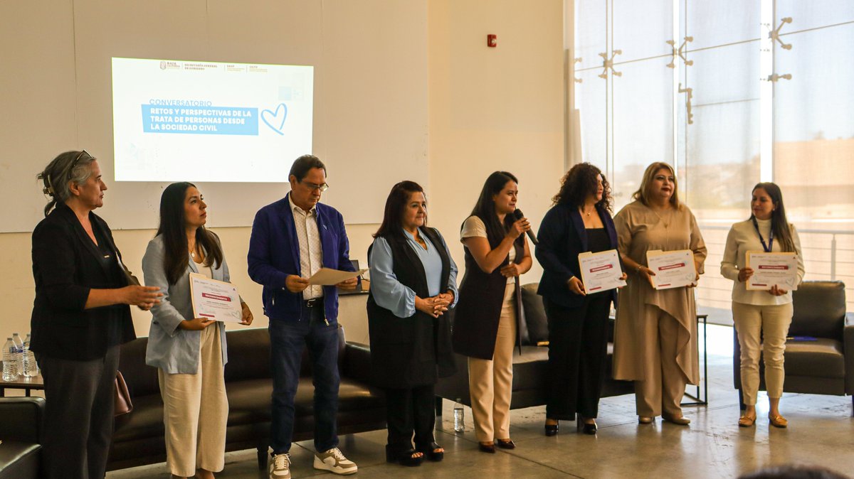 OIM_Mexico's tweet image. Participamos en el conversatorio “Retos y perspectivas de la trata de personas desde la sociedad civil”, realizado en el marco del Día Mundial contra la #TrataDePersonas, invitados por la @SGGBC_.

Agradecemos la oportunidad de sumar al diálogo interinstitucional, visibilizar las…