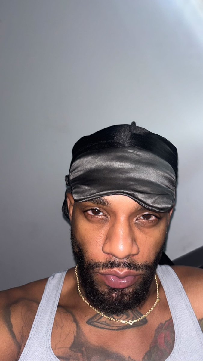 saint_diabl0's tweet image. I wake up at 1pm leave me alone