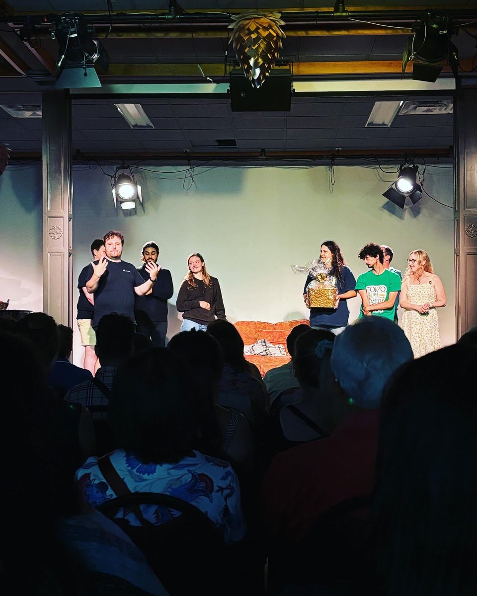 Dean’s House tweet media